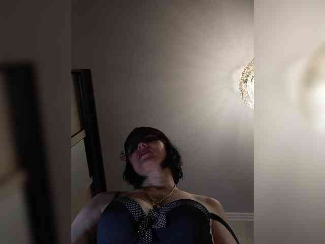 Lilya18 webcam