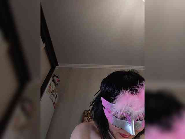 Lilya18 webcam