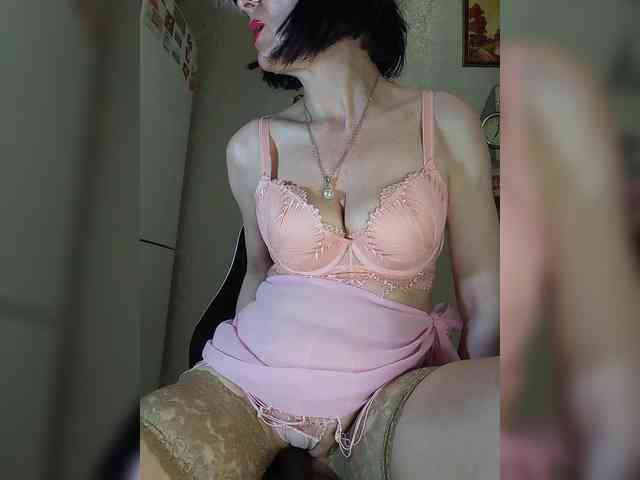 Lilya18 webcam