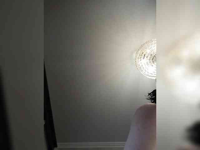 Lilya18 webcam