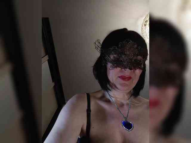 Lilya18 webcam