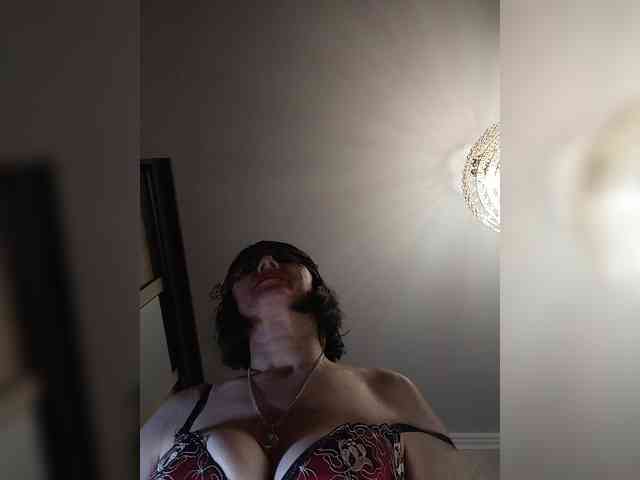 Lilya18 webcam