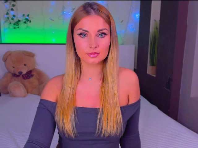 Alisee123's BongaCams show and profile