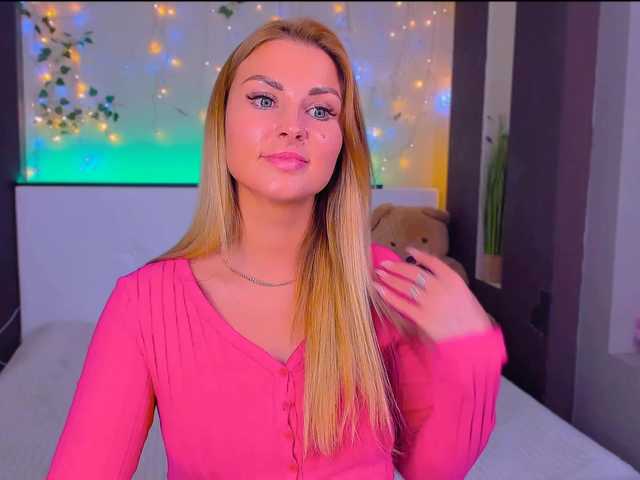 Alisee123's BongaCams show and profile