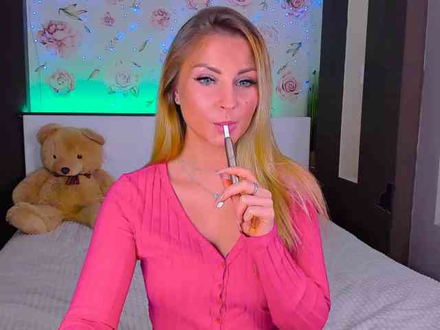 Alisee123 webcam