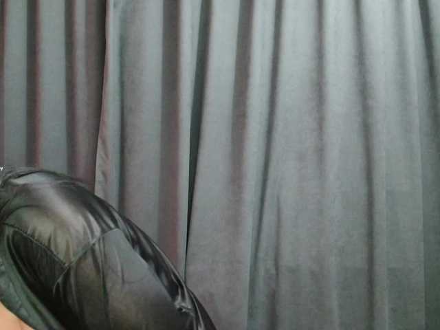 AnnaRos's BongaCams show and profile