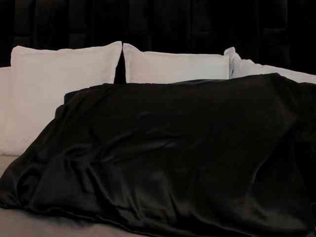 SpicyEla webcam