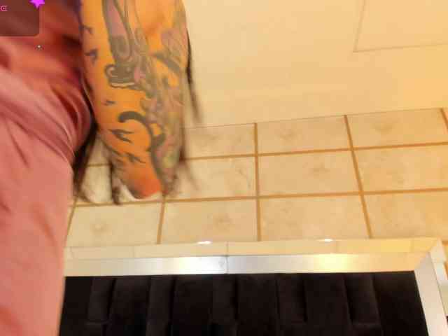 SpicyEla webcam