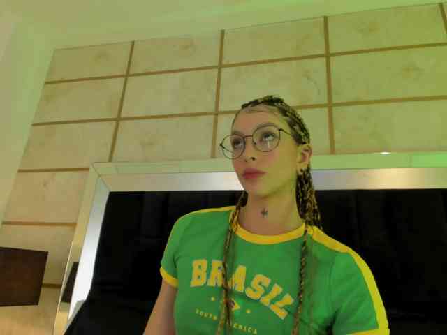 SpicyEla webcam