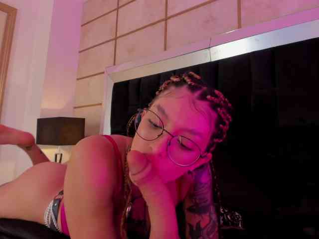SpicyEla webcam