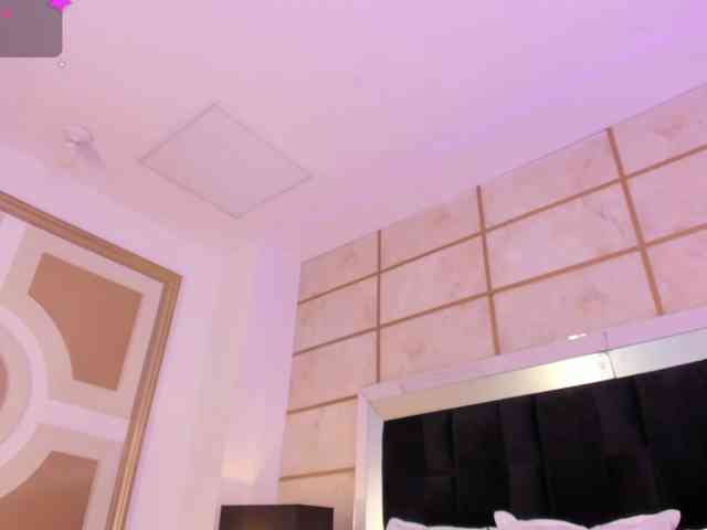 SpicyEla webcam
