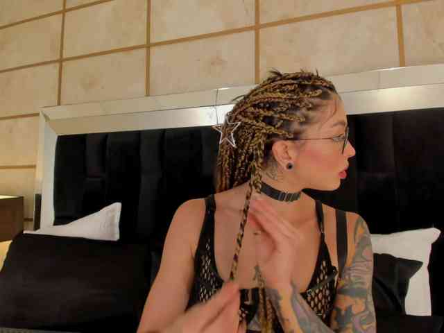 SpicyEla webcam