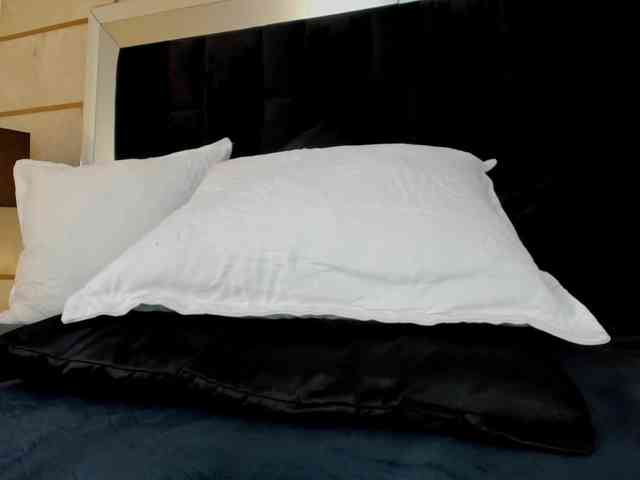 SpicyEla webcam