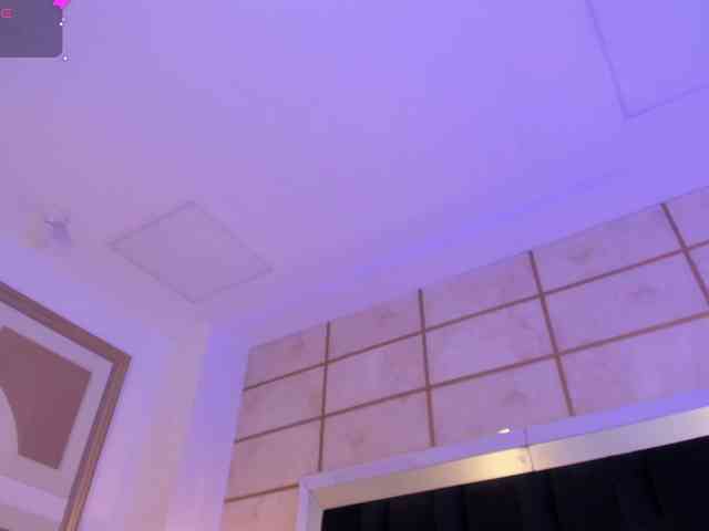 chat with cam SpicyEla