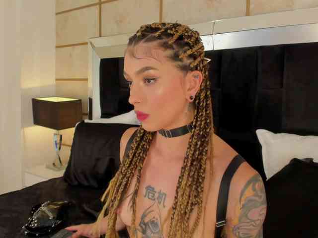 SpicyEla webcam