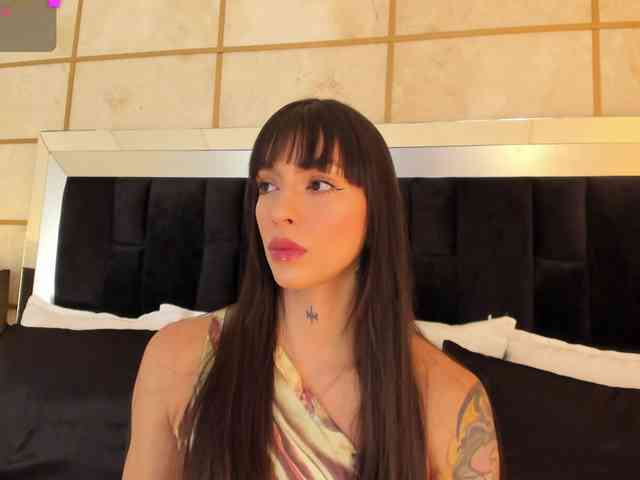SpicyEla webcam