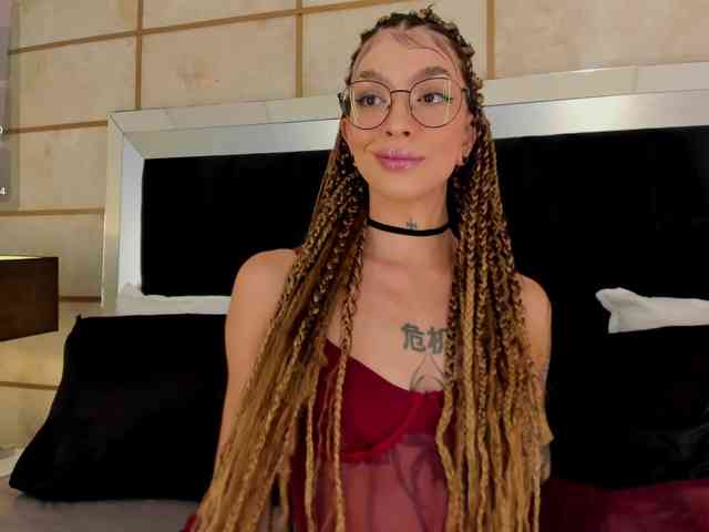 SpicyEla webcam
