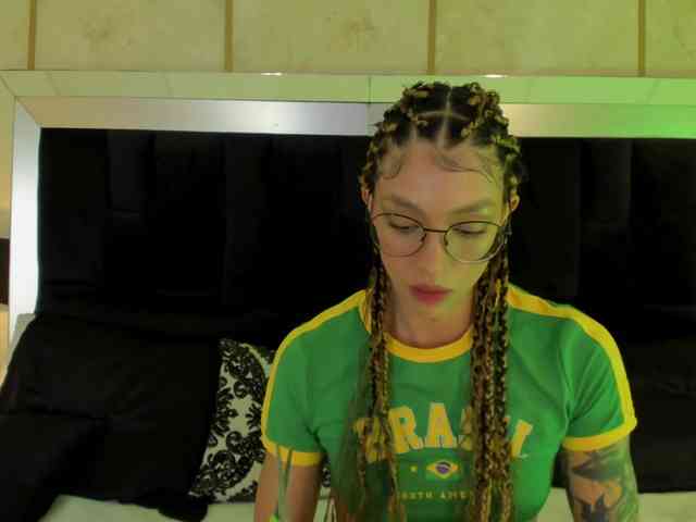 SpicyEla webcam