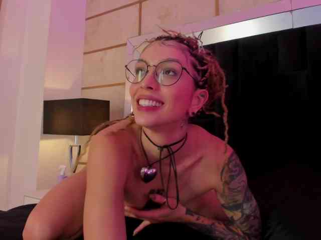 SpicyEla webcam