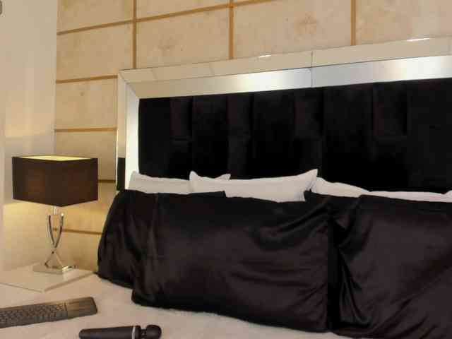 SpicyEla webcam