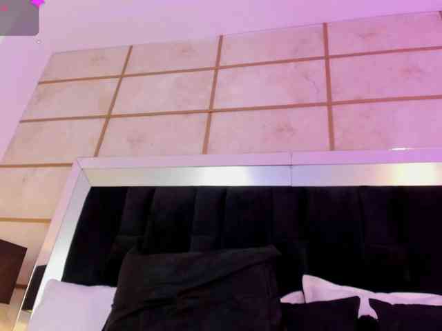 SpicyEla webcam