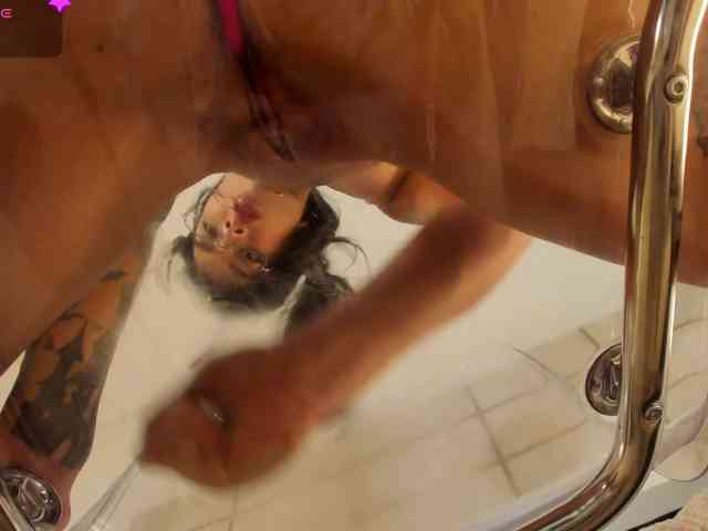 SpicyEla webcam