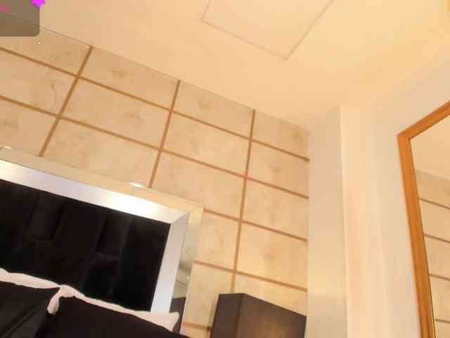 SpicyEla webcam