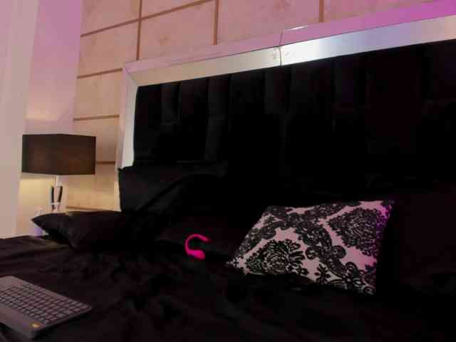 SpicyEla webcam