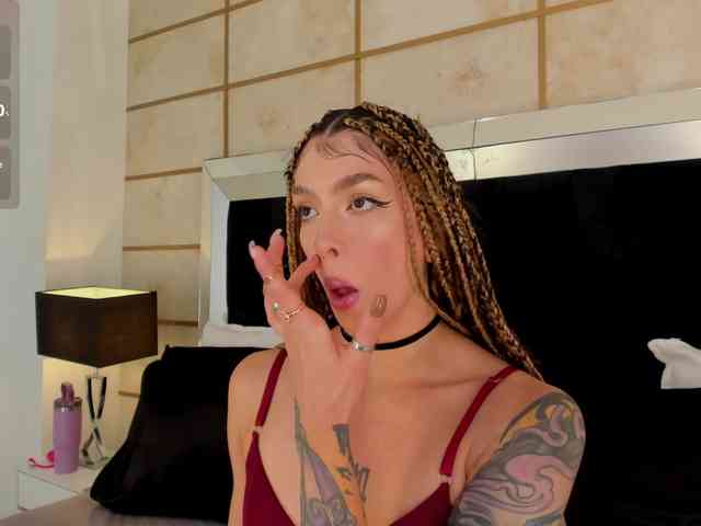 SpicyEla webcam