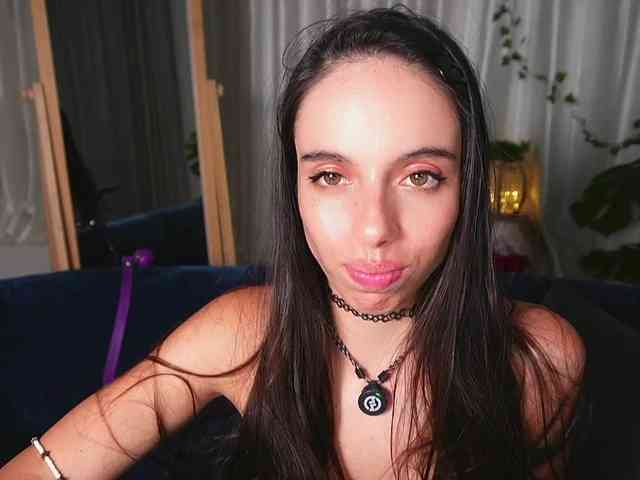 cutedayna Live Webcam on BongaCams