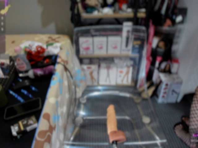 Bisexyeliz35's BongaCams show and profile