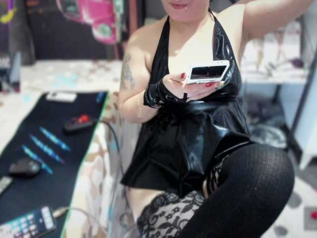 Bisexyeliz35's BongaCams show and profile