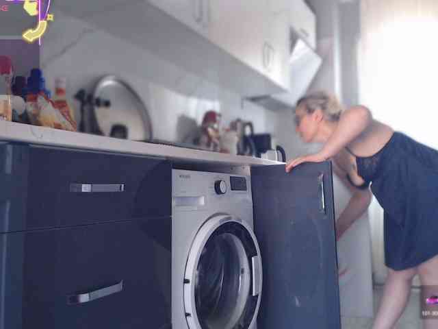 Bisexyeliz35 webcam