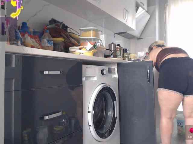 Bisexyeliz35 webcam