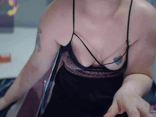 Bisexyeliz35 webcam