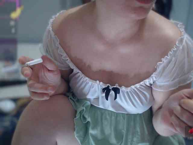 Bisexyeliz35 webcam