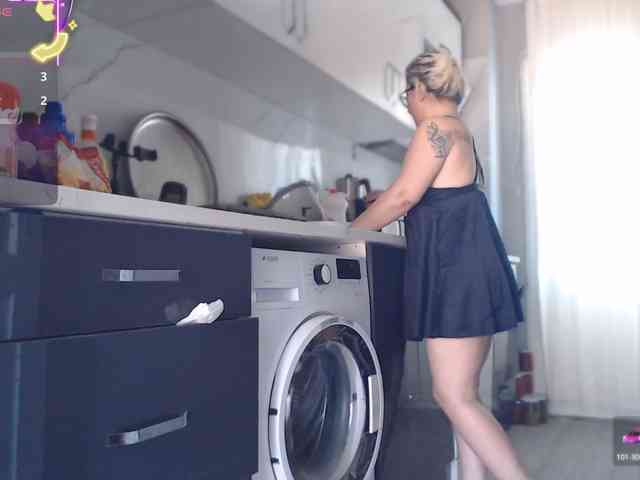 Bisexyeliz35 webcam