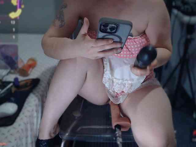 Bisexyeliz35 webcam