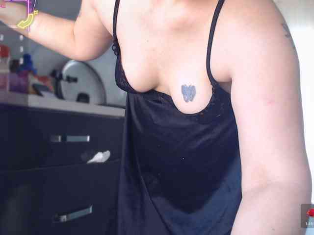 Bisexyeliz35 webcam