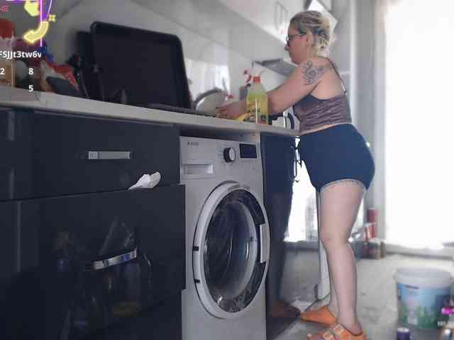 Bisexyeliz35 webcam