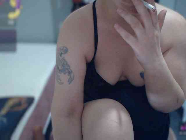 Bisexyeliz35 webcam
