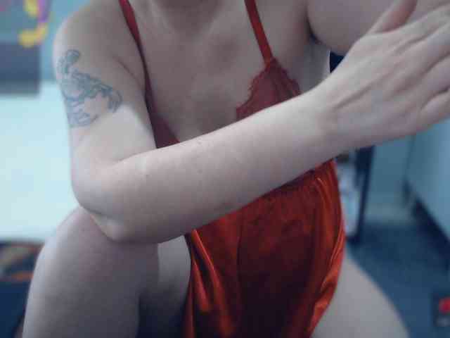 Bisexyeliz35 webcam
