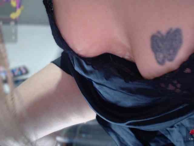Bisexyeliz35 webcam