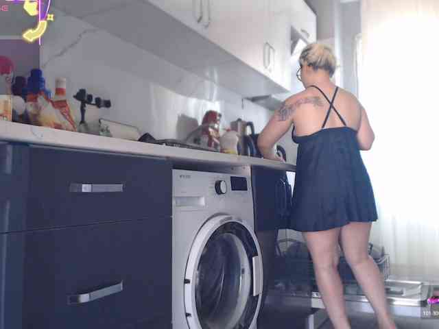 Bisexyeliz35 webcam