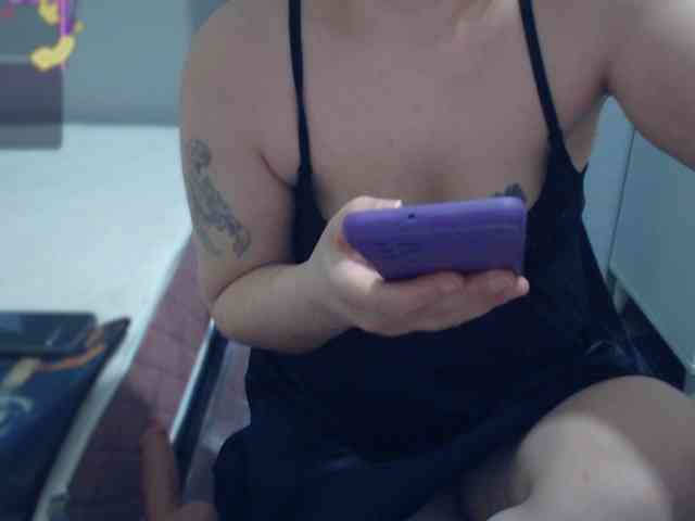 Bisexyeliz35 webcam