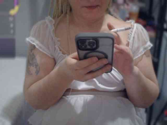 Bisexyeliz35 webcam