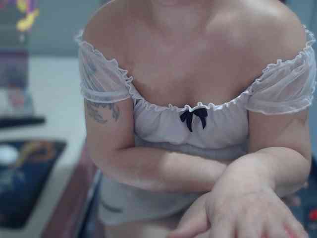 Bisexyeliz35 webcam