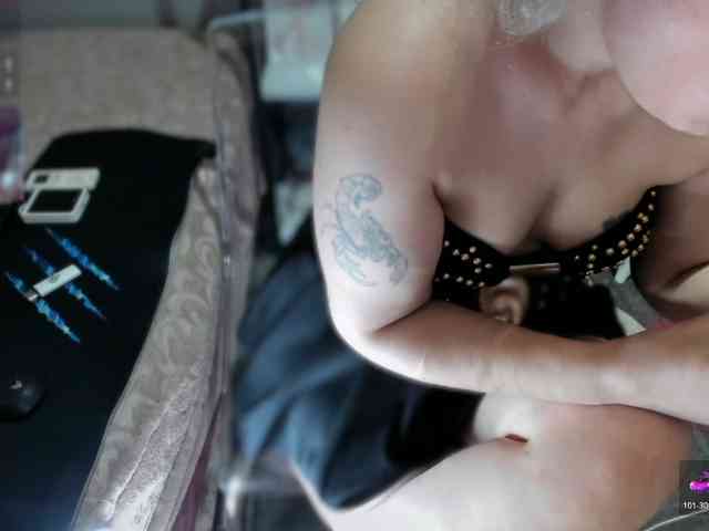 Bisexyeliz35 webcam
