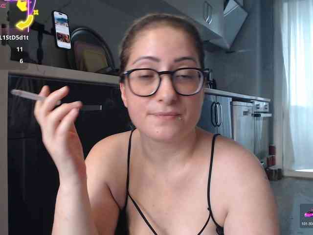 Bisexyeliz35 webcam