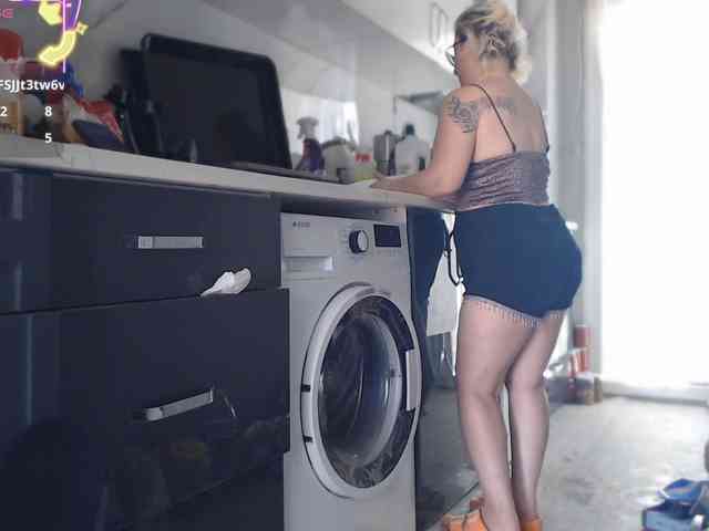 Bisexyeliz35 webcam